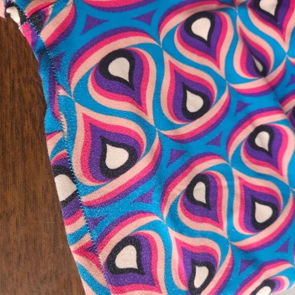 Lularoe Tall and Curvy Leggings Women's OS Stretch Geometric Plus Size Peacock - Picture 4 of 4